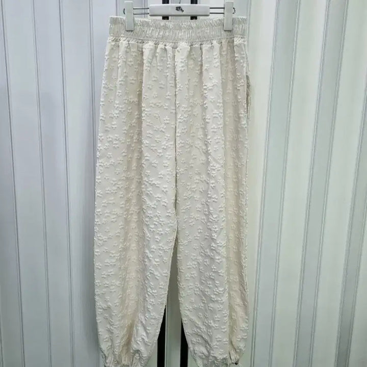 [BUNJANG] Ivory Embossed Jogger Pants / 아이보리 엠보싱 조거 팬츠