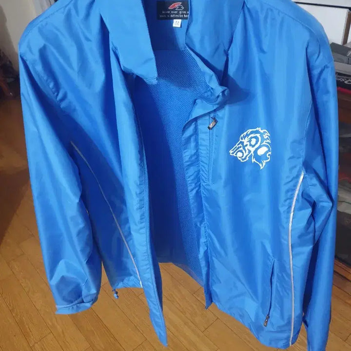 [BUNJANG] Blue Windbreaker Jacket - Size 100 / 블루 바람막이 100 새상품