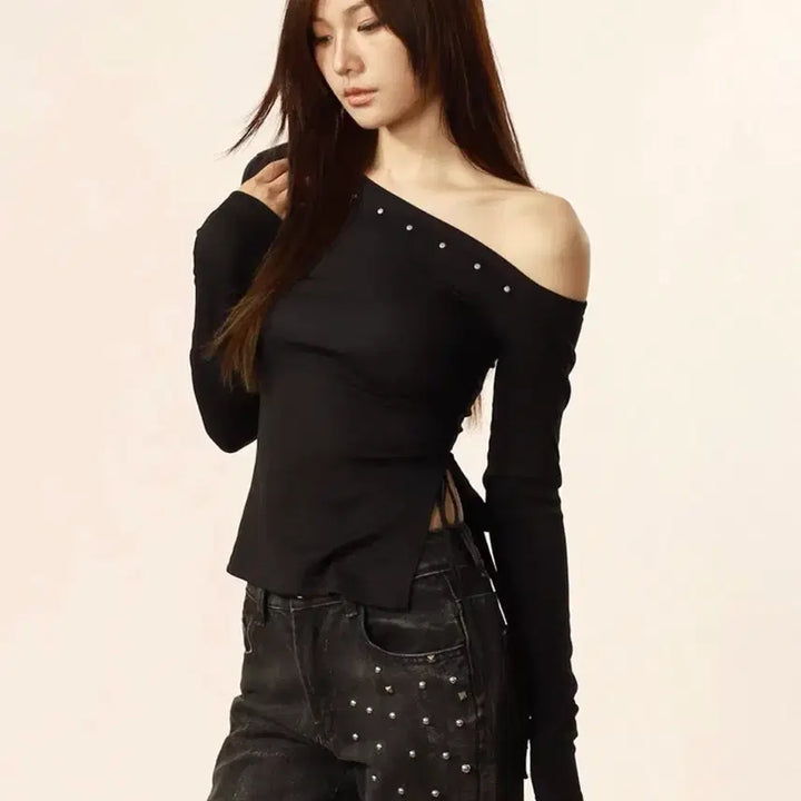 [BUNJANG] One-Shoulder Off-Shoulder Long-Sleeve Top / 원숄더 오프숄더 긴팔티