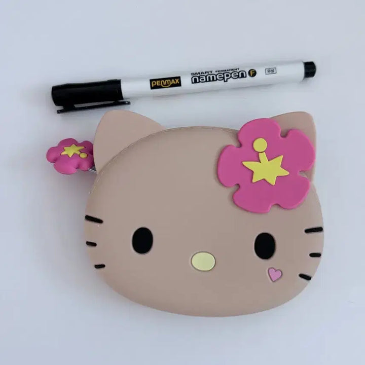 [BUNJANG] Sanrio Tanning Kitty Pouch / 산리오 태닝키티 파우치