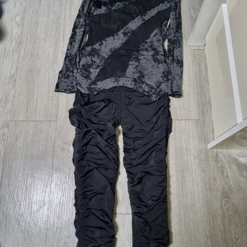 [BUNJANG] Asymmetric Pattern Long Sleeve T-shirt and Shirring Pants Set / 언발란스 패턴 긴팔티셔츠 + 셔링 팬츠 세트