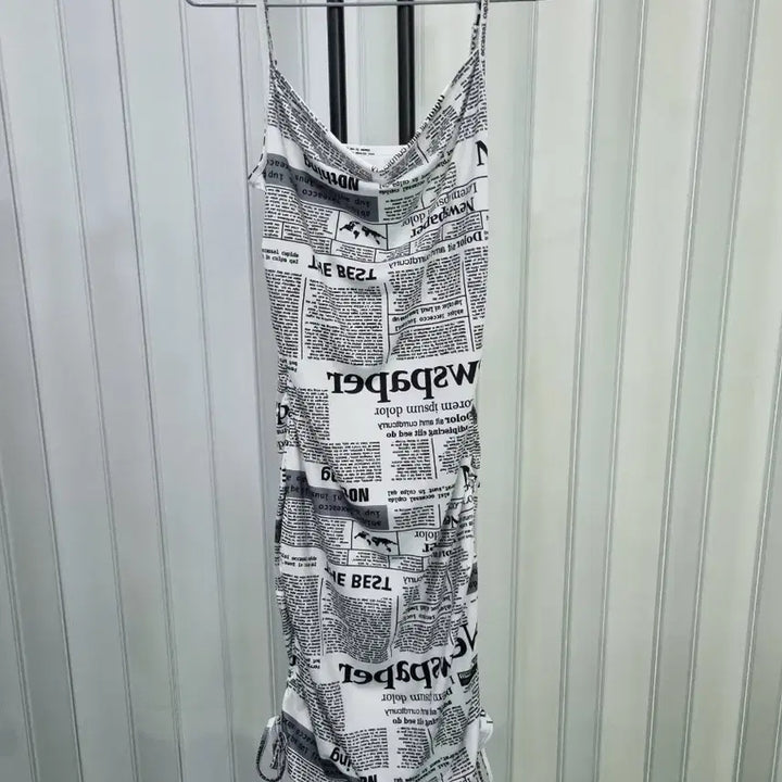 [BUNJANG] Newspaper Print Halterneck Midi Dress / 신문 프린팅 끈나시 원피스