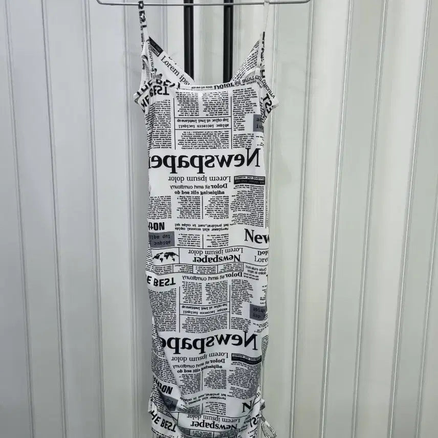 [BUNJANG] Newspaper Print Halterneck Midi Dress / 신문 프린팅 끈나시 원피스