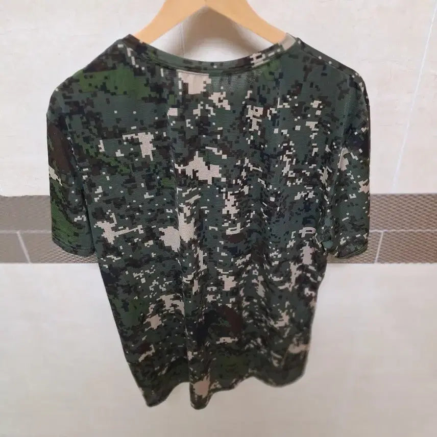 [BUNJANG] ROK ARMY Digital Camo Short Sleeve T-Shirt (Size 115) / 
