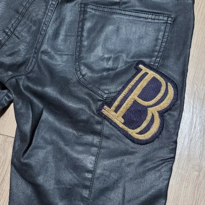 [BUNJANG] Pierre Balmain Black Beanies Coated Jeans / 피에르 발망 블랙 빈이커 코팅진 28