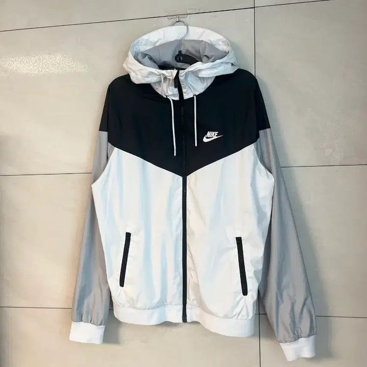 [BUNJANG] Nike Windrunner Jacket (Size S) / 나이키 윈드러너 바람막이 [S]