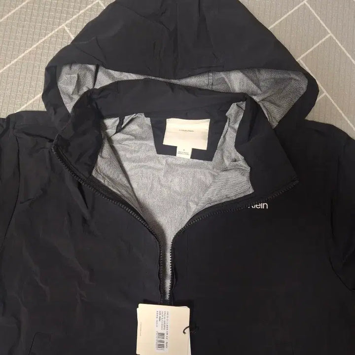 [BUNJANG] Calvin Klein Windbreaker Jacket (M) / 새상품/캘빈클라인 바람막이 자켓 (M
