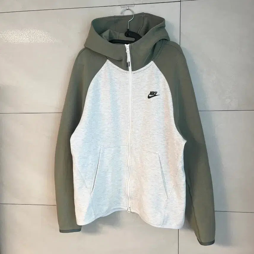 [SOLD OUT] [2XL] 나이키 테크팩 후드집업 카키/아이보리 화이트