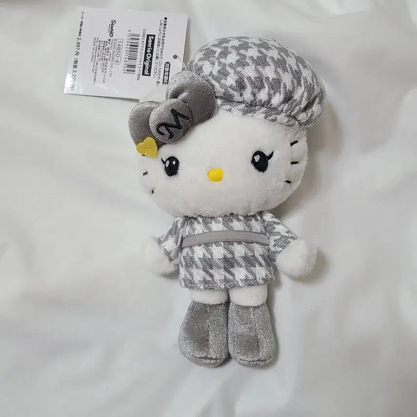 [BUNJANG] Sanrio Hello Kitty Monokuro Mimi Birthday Keychain / 산리오 헬로키티 모노쿠로 미미 마스코트 생일 키링