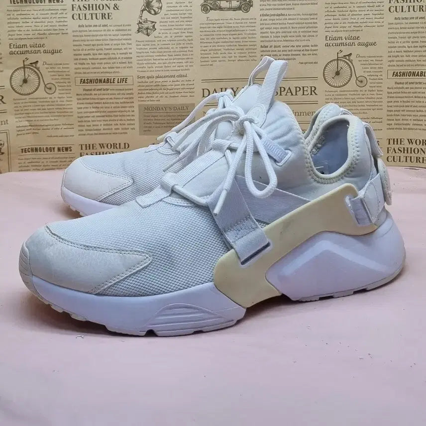 [BUNJANG] Nike Air Huarache City Low Sneakers 285 / 나이키 에어 허라취 시티 로우 운동화285