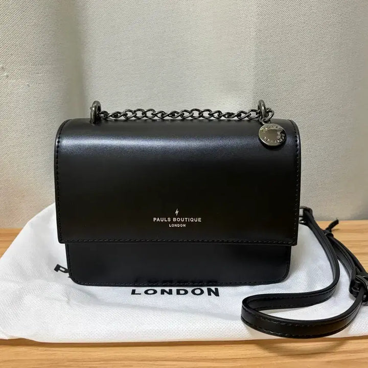 [BUNJANG] Pauls Boutique Black Mini Chain Bag / 폴스부띠끄 블랙 미니 체인백