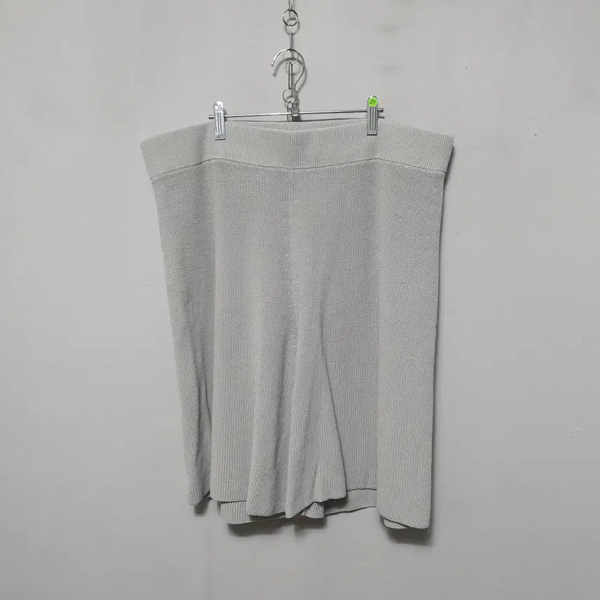 [BUNJANG] COS Knit Shorts / Q211 코스(COS) 니트 반바지
