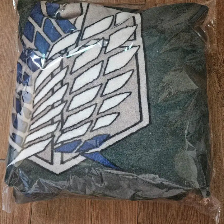 [BUNJANG] Attack on Titan Survey Corps Blanket New / 진격의 거인 조사병단 담요 새상품