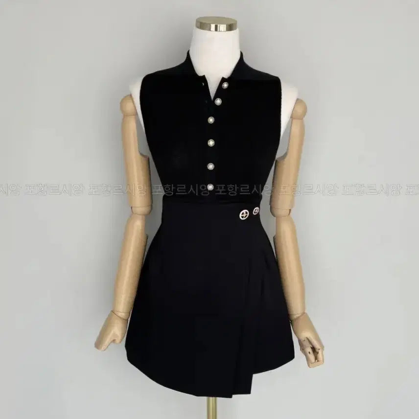 [BUNJANG] Sleeveless Knit Top with Gold Trim Collar / (수입의류) 금장 카라 민소매 니트