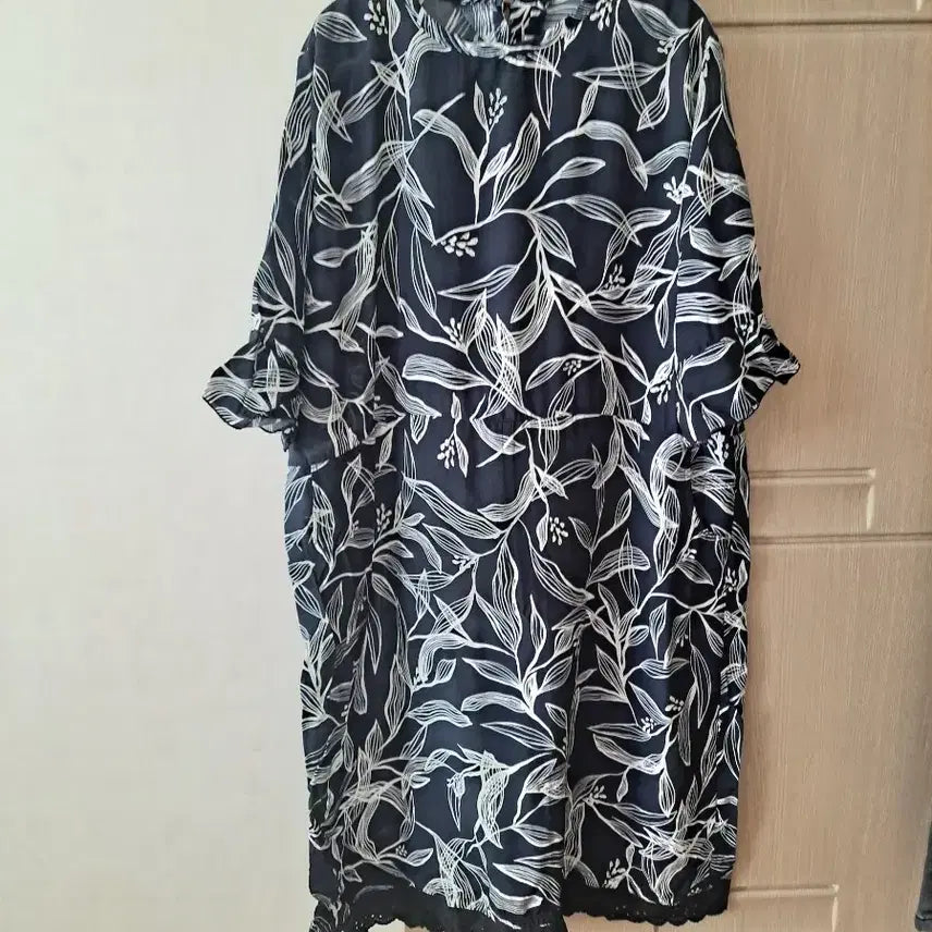 [SOLD OUT] 레이온 플라워 패턴 밑단 레이스 원피스