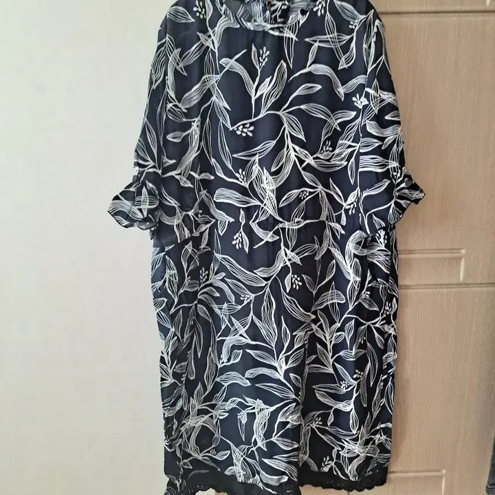 [SOLD OUT] 레이온 플라워 패턴 밑단 레이스 원피스