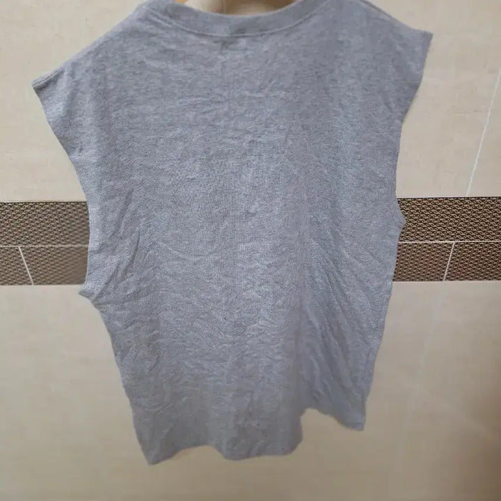 [BUNJANG] WEDNES DAY Gray Sleeveless T-Shirt (Size 105) / 