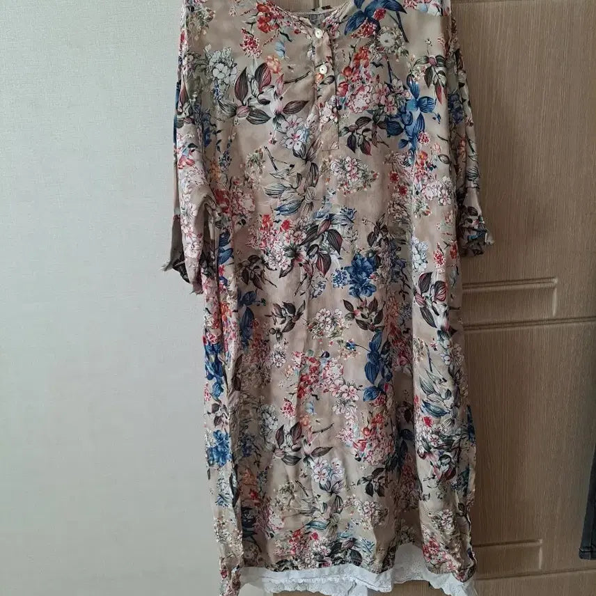[SOLD OUT] 플라워 패턴 레이온 원피스 레이스 포인트