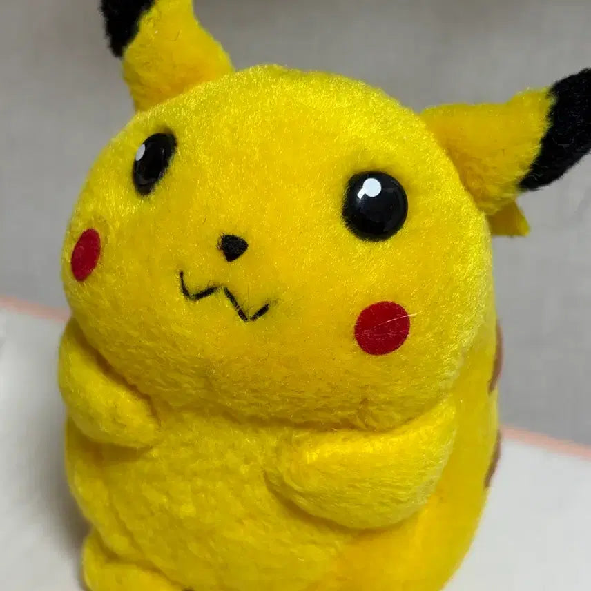 [BUNJANG] Vintage Chubby Pikachu Plush Doll / 피카츄 인형 뚱카츄 고전