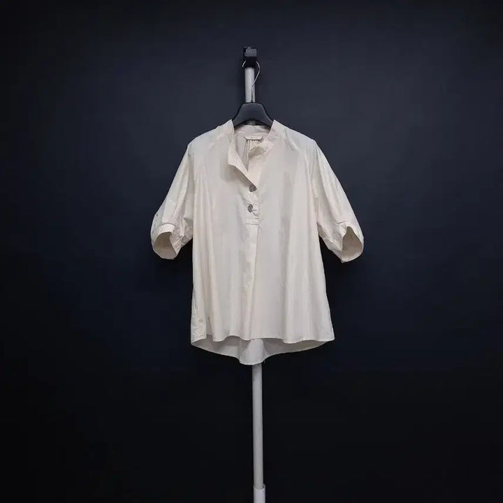 [BUNJANG] The Izzat Spring/Summer Nylon Blouse (Beige) / 더 아이잗 춘하 사그락 블라우스 55-77