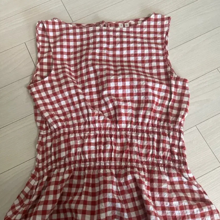 [BUNJANG] ARKET Red Check Smocked Shirring Peplum Sleeveless Top / 아르켓 레드 체크 스모크 셔링 탑