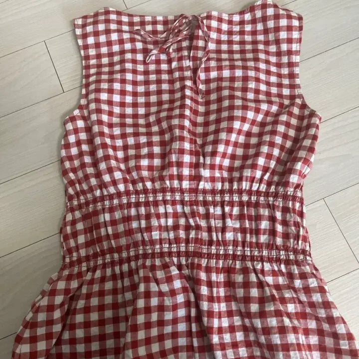 [BUNJANG] ARKET Red Check Smocked Shirring Peplum Sleeveless Top / 아르켓 레드 체크 스모크 셔링 탑