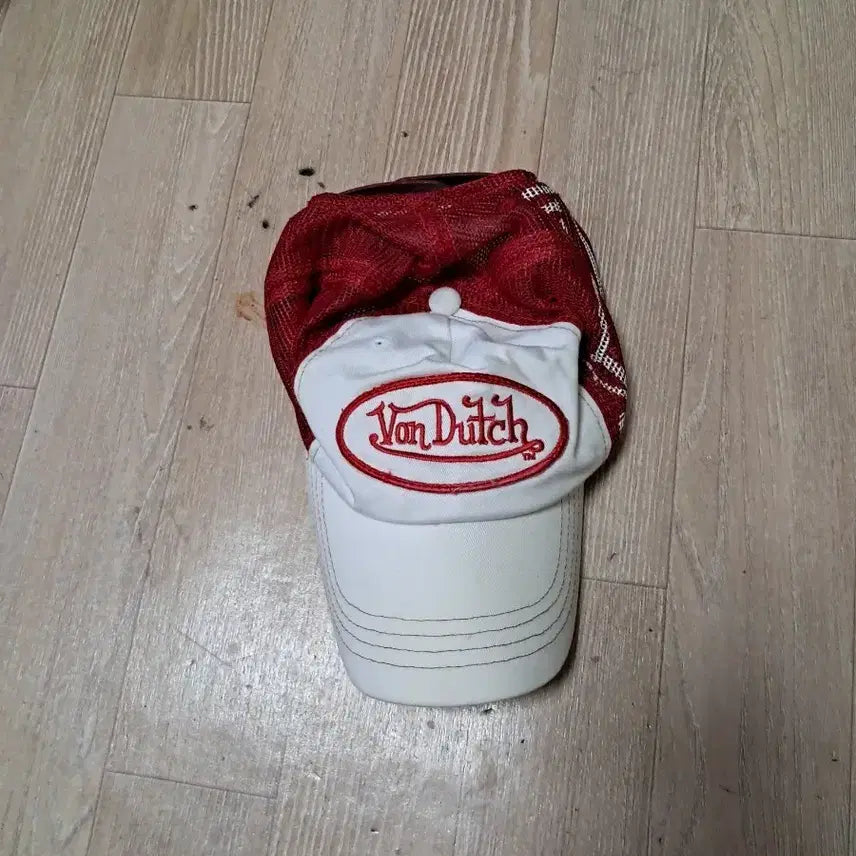 [BUNJANG] BONDZCH Red/White Mesh Cap Hat / 본더치 빨간색/흰색 메쉬캡 모자