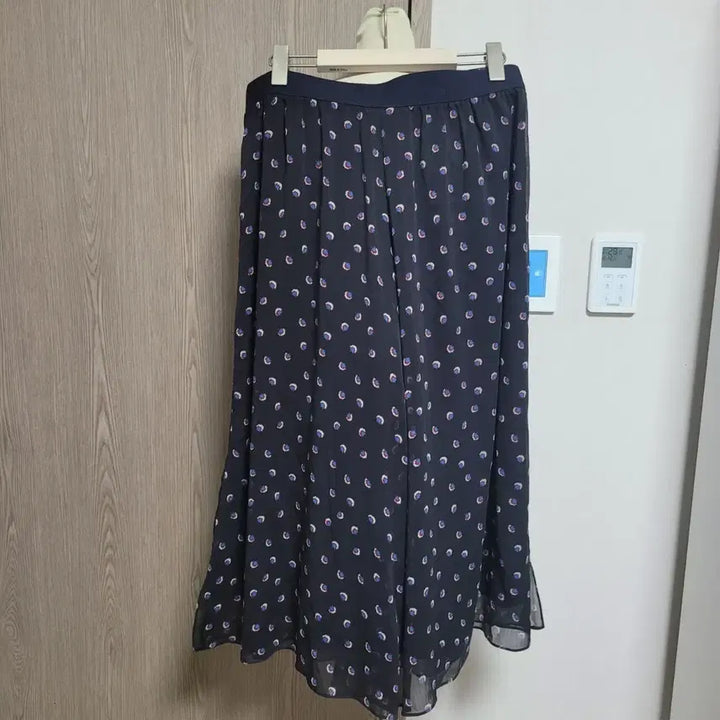 [BUNJANG] Valentine Gaultier Floral Chiffon Long Skirt Pants / 발렌타인 고티에 잔꽃무늬 쉬폰 롱 치마바지 밴딩