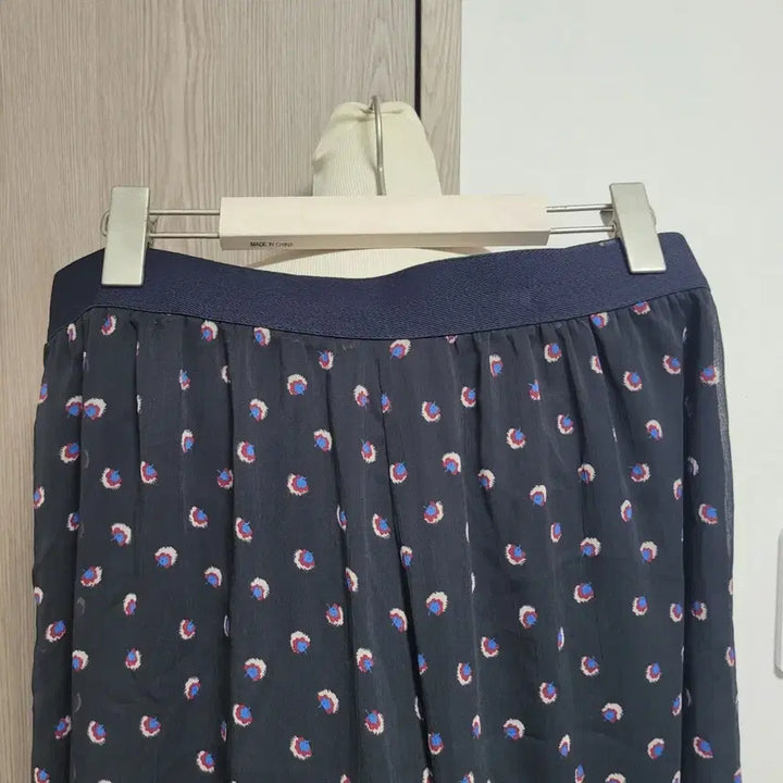 [BUNJANG] Valentine Gaultier Floral Chiffon Long Skirt Pants / 발렌타인 고티에 잔꽃무늬 쉬폰 롱 치마바지 밴딩