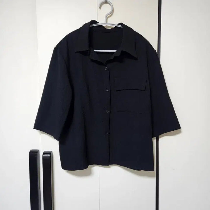 [BUNJANG] Black Textured Short-Sleeve Shirt Outerwear / [새상품] 블랙 지지미 반팔 셔츠 아우터
