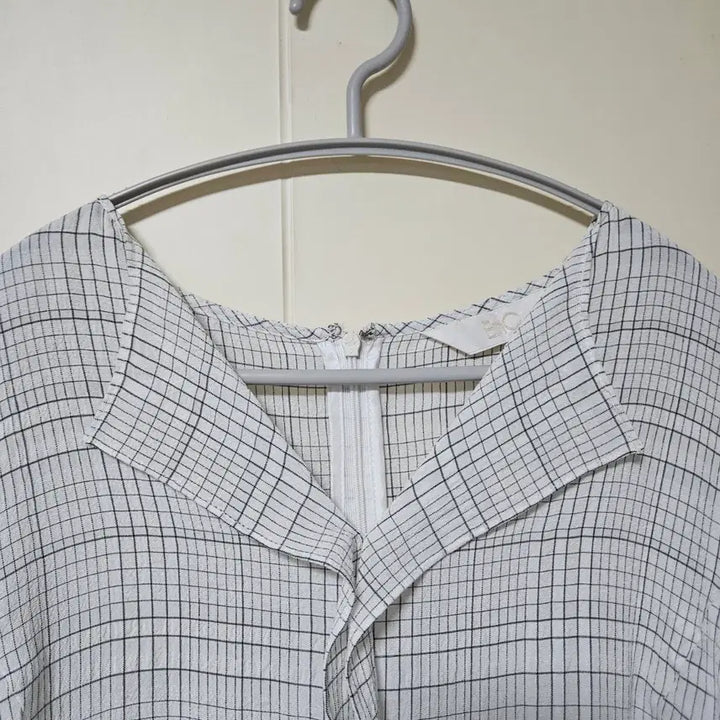 [BUNJANG] ENC Check Shirring Frill Summer Blouse / ENC 잔체크 셔링 프릴 여름 블라우스