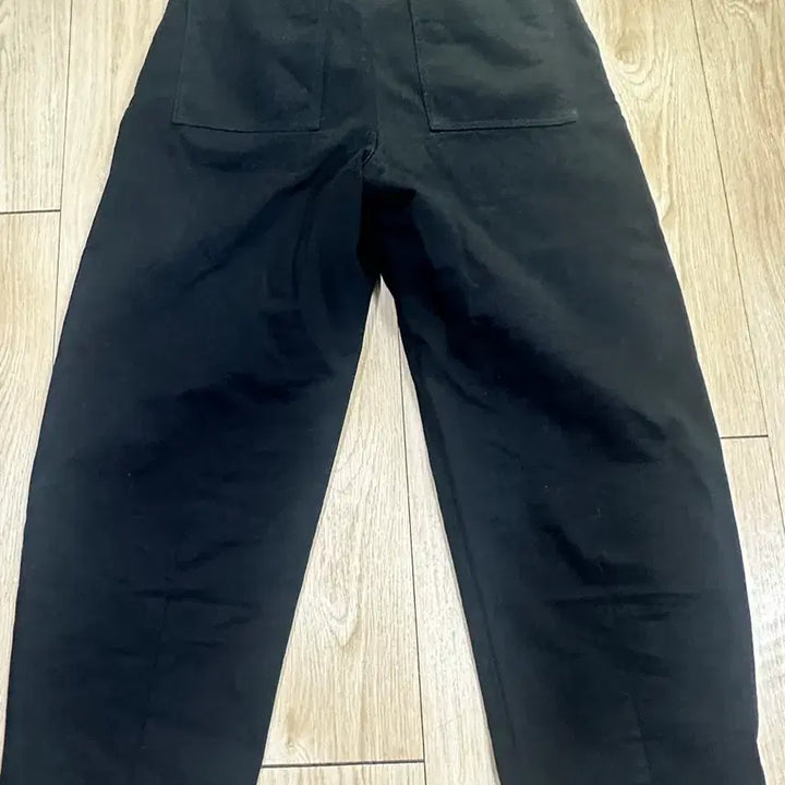 [BUNJANG] Uniqlo Barrel Pants Black M / 유니클로 배럴팬츠 블랙 M