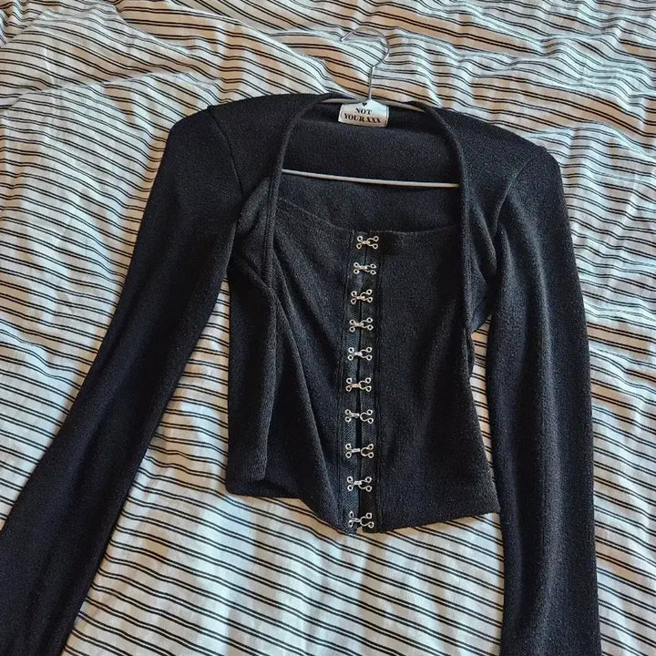 [BUNJANG] NOT YOUR XXX Black Hook Detail Cardigan / 낫유어XXX 블랙 훅 디테일 가디건