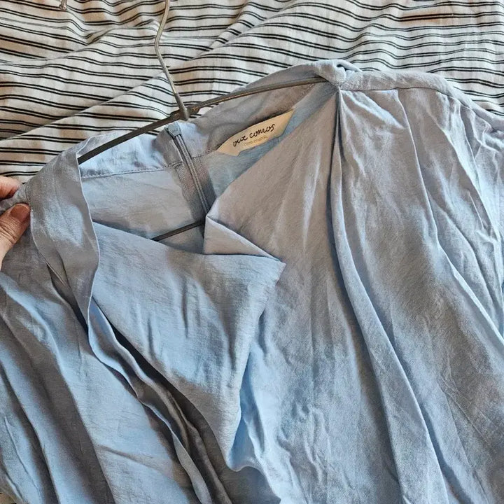 [BUNJANG] Our Comos Sky Blue Chiffon Blouse / une comos 하늘색 블라우스 아워코모스