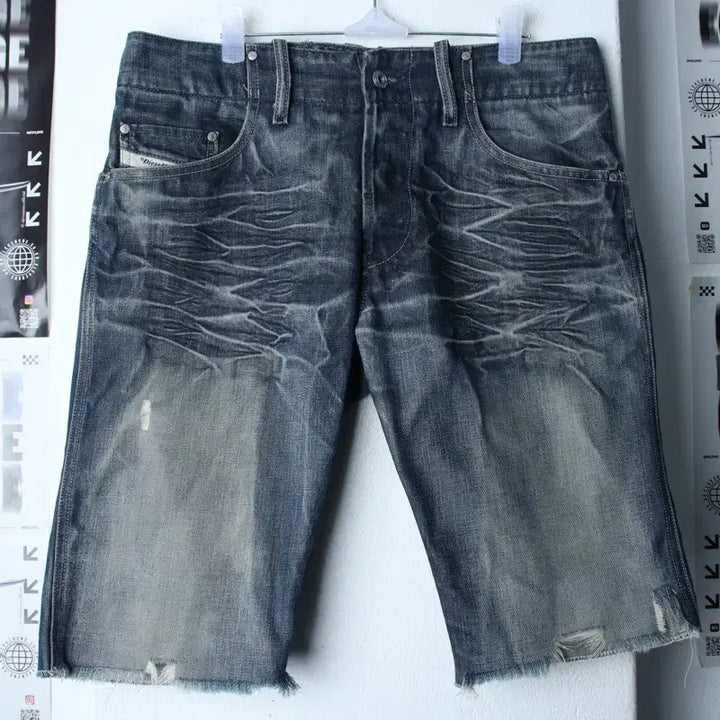 [BUNJANG] Diesel Washed Denim Shorts / (M-L) 디젤 반바지 팬츠 데님 청 워싱 이태리-2573