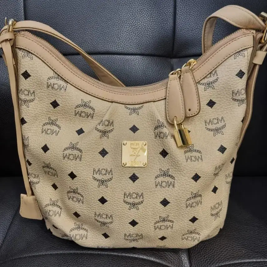 [BUNJANG] MCM Leather Shoulder Bag / 엠씨엠