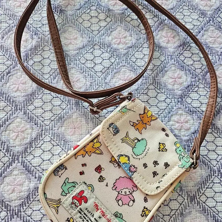 [BUNJANG] Earth Music Collaboration My Melody Crossbody Bag / 수입)마이멜로디 크로스백 Earth Music 콜라보