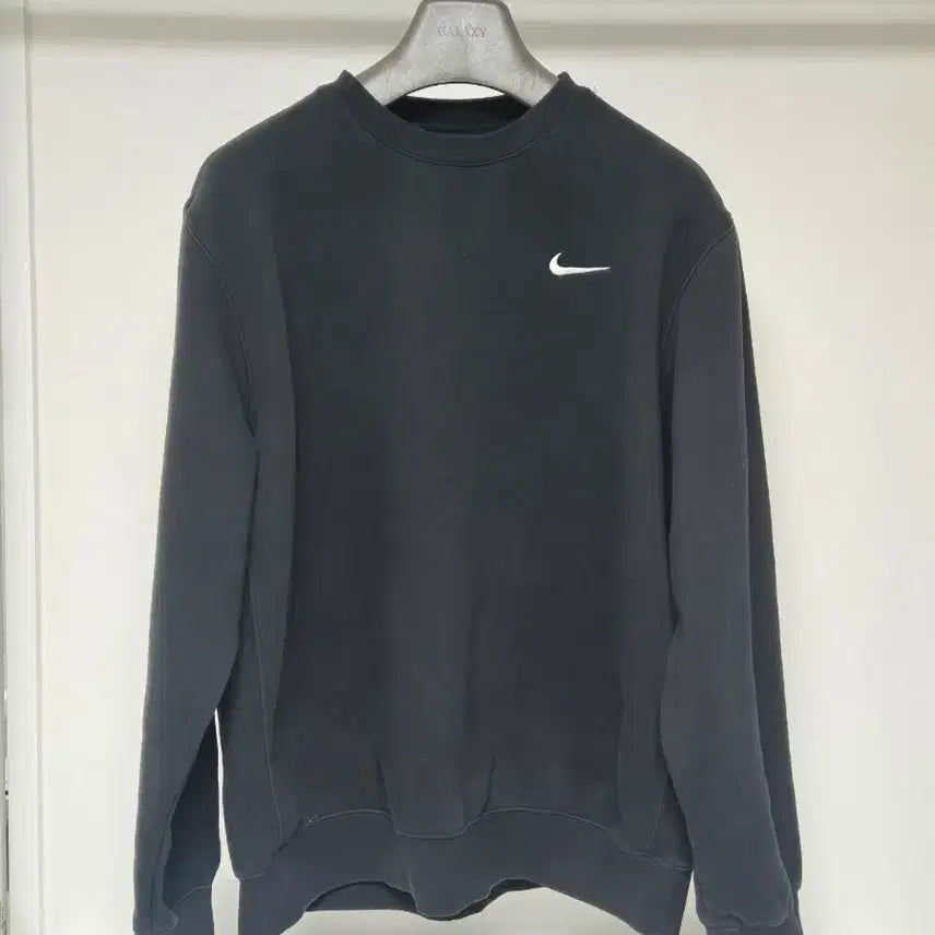[BUNJANG] Nike Swoosh Fleece Sweatshirt Black / 나이키 스우시 블랙 기모맨투맨