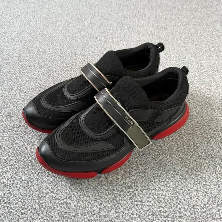 [BUNJANG] Prada Sneakers (Size 260-265) / 프라다 스니커즈 260-265