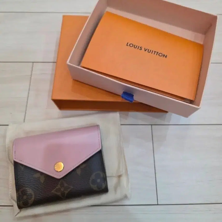 [BUNJANG] Louis Vuitton Zoé Wallet Monogram / (s급/100%정품)루이비통 조에 월릿 모노그램 지갑