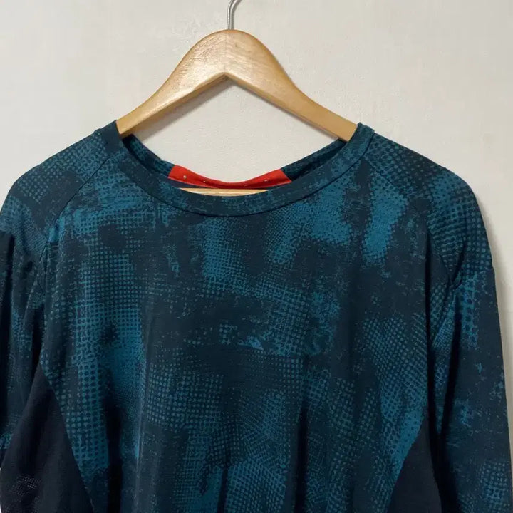 [BUNJANG] K2 Functional Spandex Short-Sleeve T-Shirt / 100 K2 기능성 스판 반팔티 정품