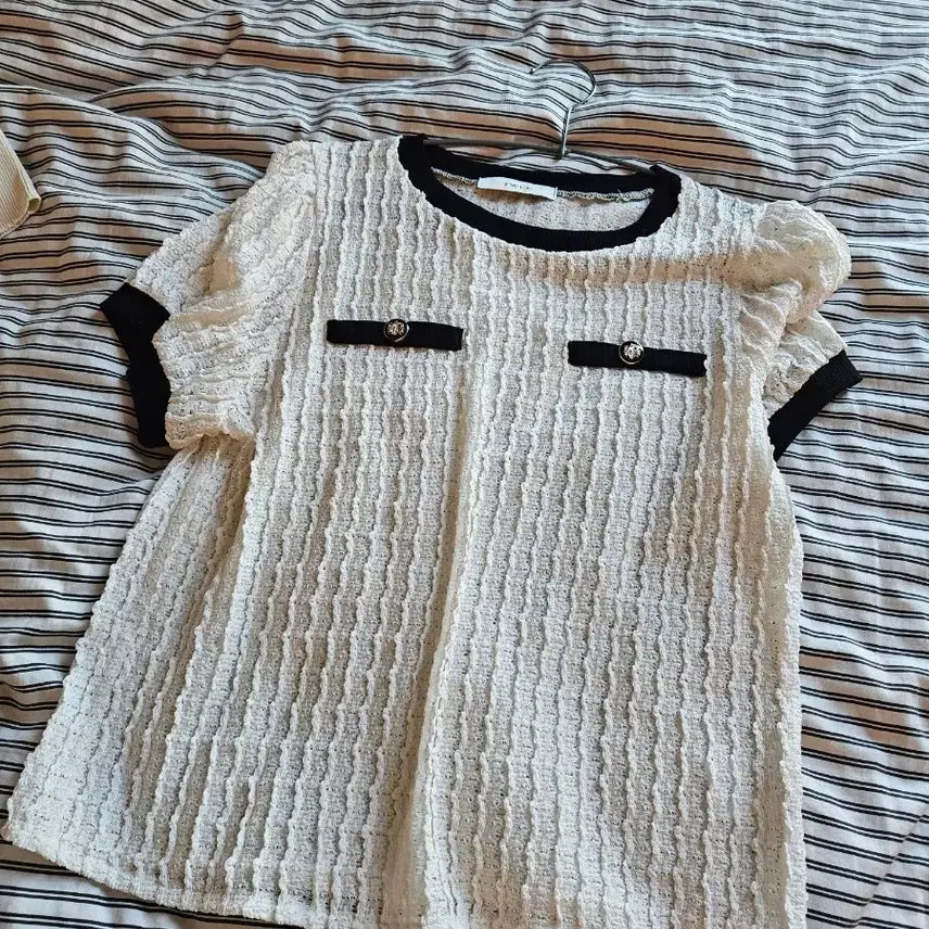 [BUNJANG] TWEE White Tweed Short Sleeve Blouse / TWEE 화이트 트위드 반팔 블라우스