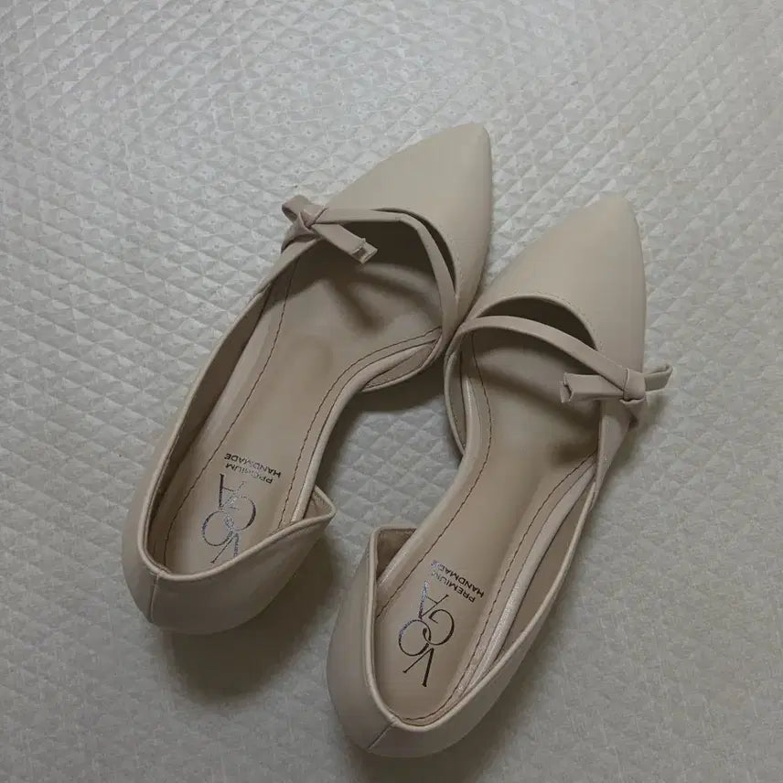 [BUNJANG] Beige Ribbon Pumps (225mm, 3cm Heel) / 새제품) 리본 장식 펌프스 225 굽3cm 판매합니다