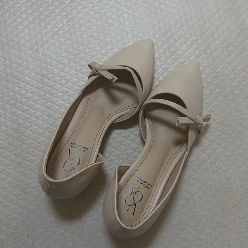 [BUNJANG] Beige Ribbon Pumps (225mm, 3cm Heel) / 새제품) 리본 장식 펌프스 225 굽3cm 판매합니다