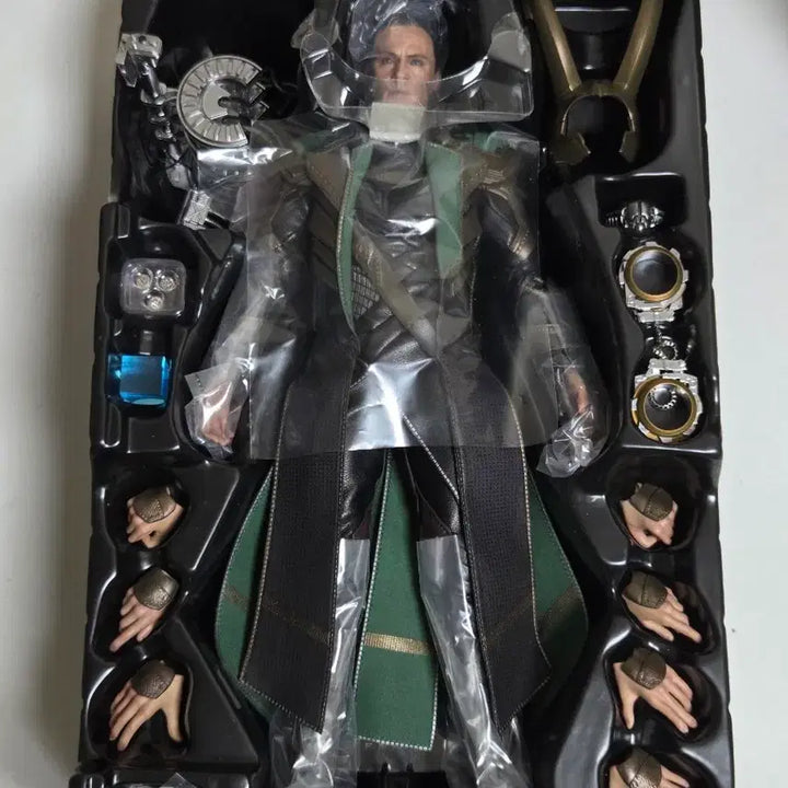 [BUNJANG] Hot Toys Endgame Loki Special Japan Limited Edition MMS579 / 핫토이 엔드게임 로키 스페셜 일본 한정판 MMS579