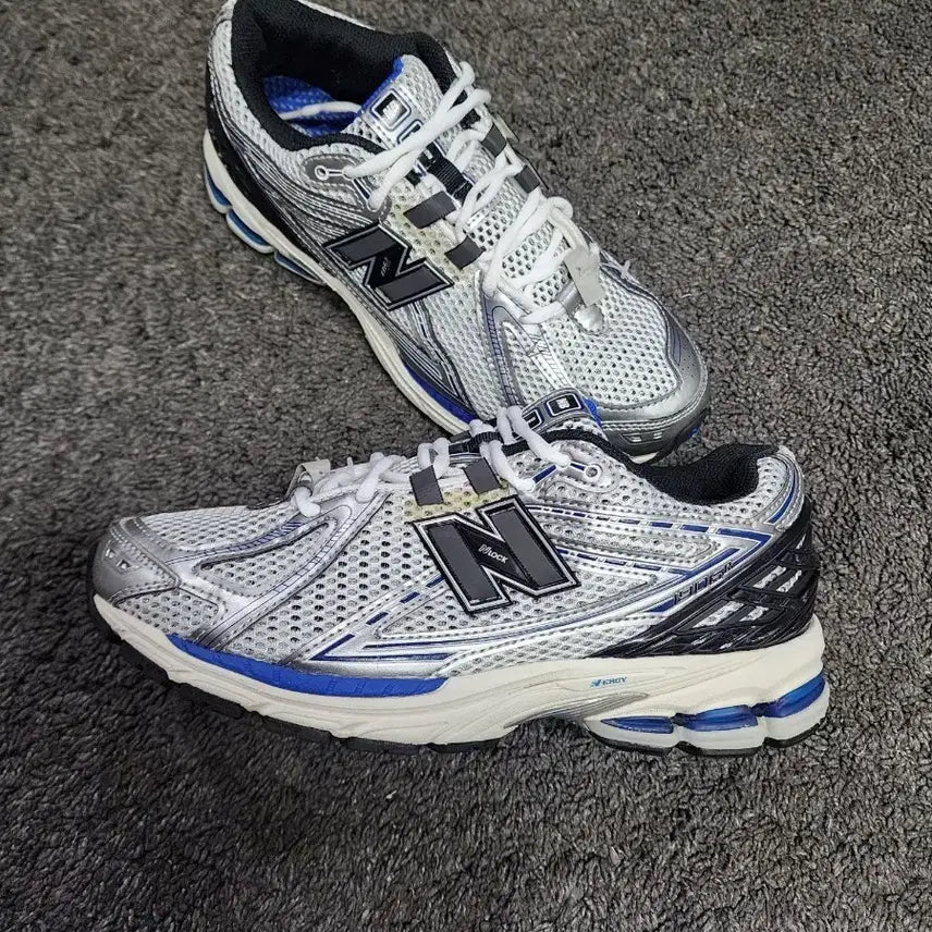 [BUNJANG] New Balance 1906R Silver Metallic / 뉴발란스 1906R 실버  메탈릭 250사이즈