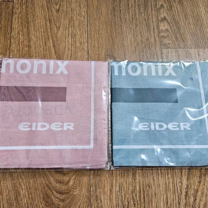 [BUNJANG] Eider Handkerchief Set (Pink/Gray) - Sealed New / 아이더 손수건 핑크/그레이 미개봉 새상품