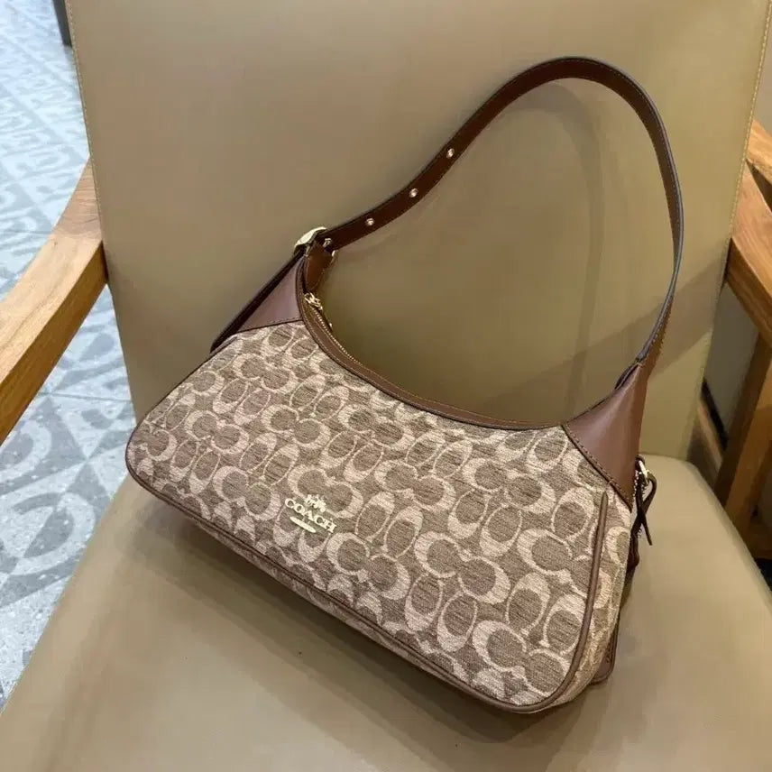 [BUNJANG] COACH Signature Pattern Shoulder Bag Brown / 코치 신상 숄더백