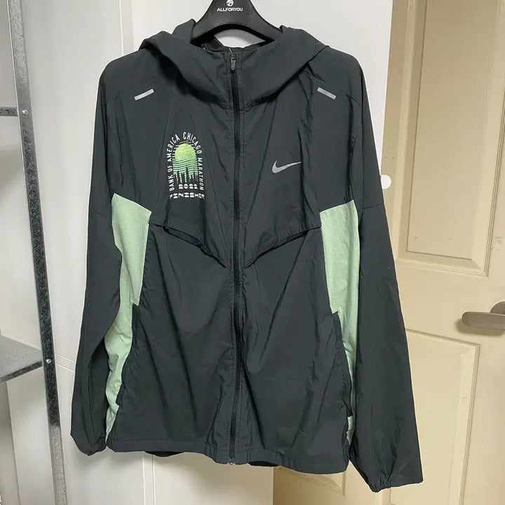 [SOLD OUT] 2022 시카고 마라톤 나이키 기념자켓