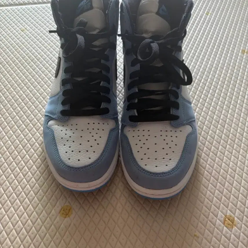 [BUNJANG] Nike Air Jordan 1 High UNC Blue Sneakers / 나이키 에어 조던1 하이 UNC 블루
